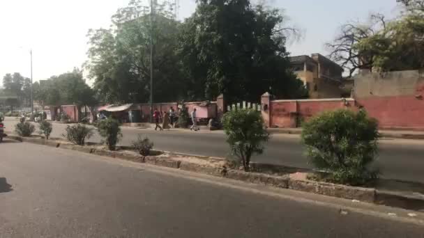 Jaipur, India - oncoming traffic on the city street — 图库视频影像