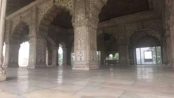 Nueva Delhi, India, 11 de noviembre de 2019, edificios arquitectónicos de mármol blanco parte 2 — Vídeo de stock