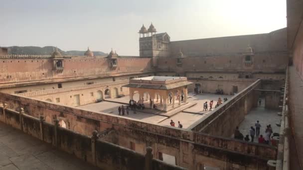 Jaipur, India, November 05, 2019, Amer Fort view from above the square inside the yard — 图库视频影像