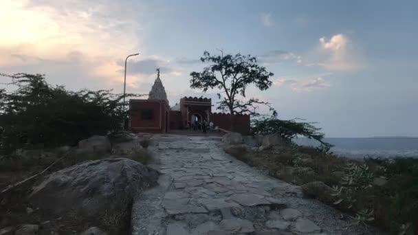 Jaipur, India, 04 de noviembre de 2019 Galta Ji, vista a la montaña durante la puesta del sol parte 5 — Vídeos de Stock