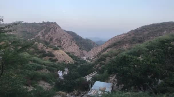 Jaipur, Índia - Galta Ji, vista para a montanha durante o pôr do sol parte 10 — Vídeo de Stock