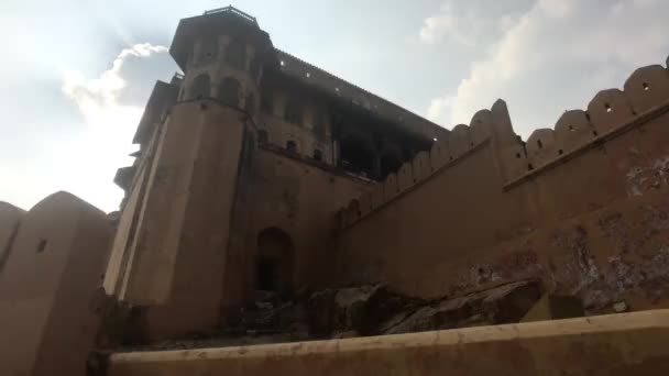 Jaipur, India, 05 de noviembre de 2019, Amer Fort, fragmento de la fortaleza ubicada en la cima de una montaña — Vídeos de Stock