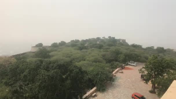 Jaipur, Índia - estrada que conduz à parte velha da fortaleza 3 — Vídeo de Stock