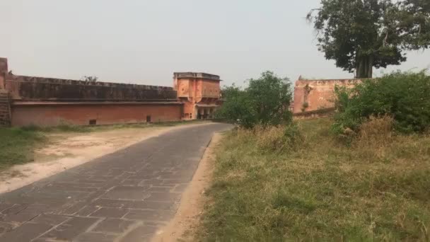Jaipur, Ινδία - θέα των καλά διατηρημένων τοίχων και των κτιρίων του παλαιού οχυρού μέρος 8 — Αρχείο Βίντεο