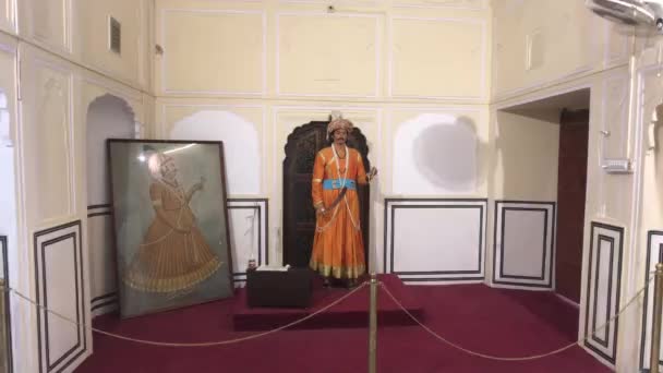 Jaipur, India - 04 november 2019: Hawa Mahal tentoonstelling in de kamer — Stockvideo