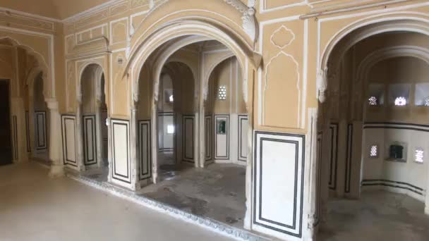 Джайпур, Индия - внутренние комнаты исторического дворца — стоковое видео