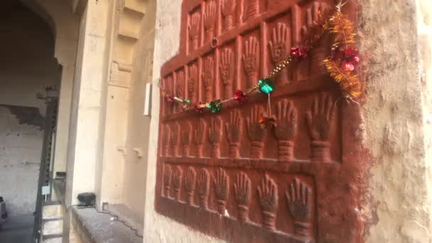 Jodhpur, India - beautiful wall with pattern in the old fortress — ストック動画