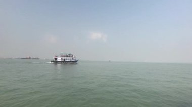 Mumbai, Hindistan - Arap Denizi 21. bölümdeki gemilerin görüntüsü
