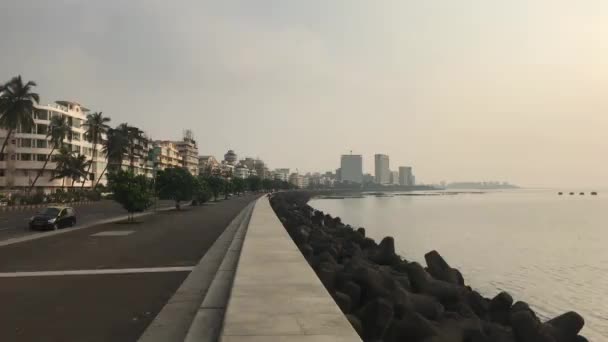Мумбаи, Индия - променад Marine Drive — стоковое видео