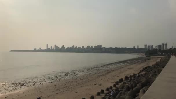Mumbai, India - El terraplén en Bombay se encuentra en La Bahía de Beck Bey en el Mar Arábigo parte 8 — Vídeos de Stock