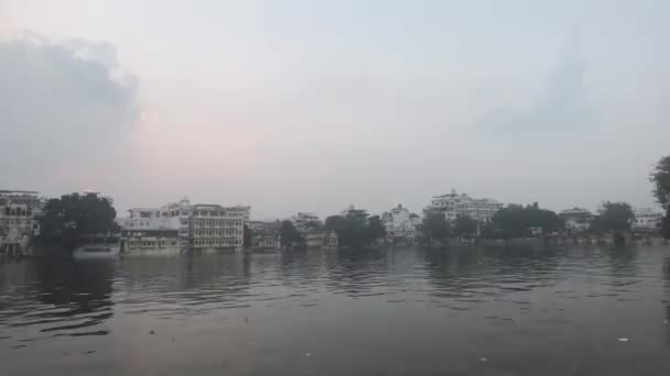 Udaipur, India - City waterkant deel 3 — Stockvideo
