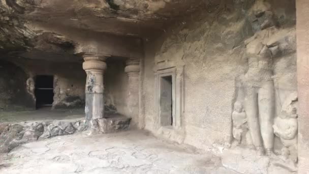 Mumbai, India - paredes con figuras dentro de cuevas parte 7 — Vídeo de stock