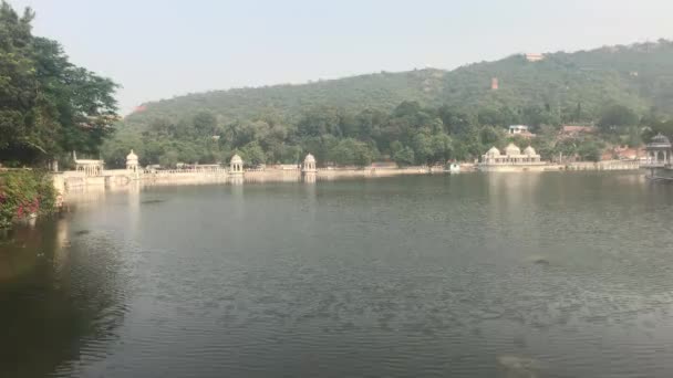 Udaipur, India - vista del palacio desde el lado del lago parte 5 — Vídeo de stock