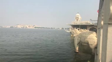 Udaipur, Hindistan - Rıhtım adasının 2. bölümünden göl manzarası