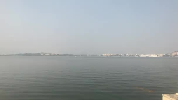 Udaipur, India - View of the lake from the waterfront island part 4 — 비디오