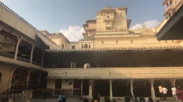 Udaipur, India - November 13, 2019: City Palace tourists explore the sights part 13 — 비디오