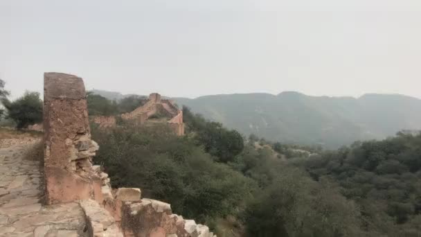Jaipur, India - largo muro fortificado en la antigua fortaleza parte 6 — Vídeos de Stock
