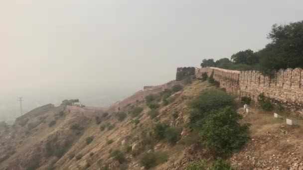 Jaipur, indien - Verteidigungsstrukturen auf einem Hochgebirgsteil 7 — Stockvideo