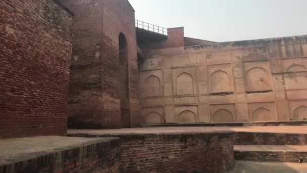 Agra, indien - agra fort, Überreste einer antiken Ruine in der Festung — Stockvideo