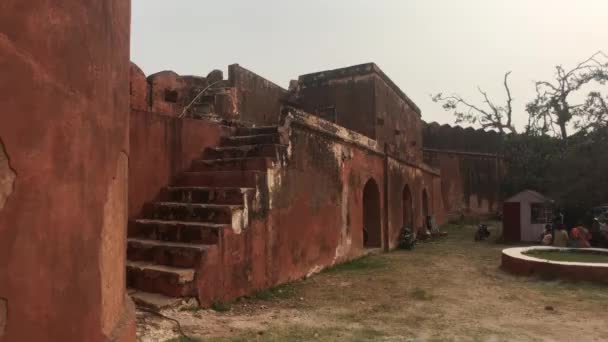 Jaipur, Ινδία - θέα των καλά διατηρημένων τοίχων και των κτιρίων του παλαιού οχυρού μέρος 5 — Αρχείο Βίντεο