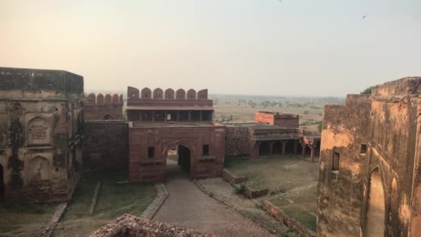 Fatehpur Sikri, Indien - historiska byggnader i den antika stadsdelen 8 — Stockvideo