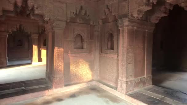 Fatehpur Sikri, Indien - historiska byggnader i den antika stadsdelen 13 — Stockvideo