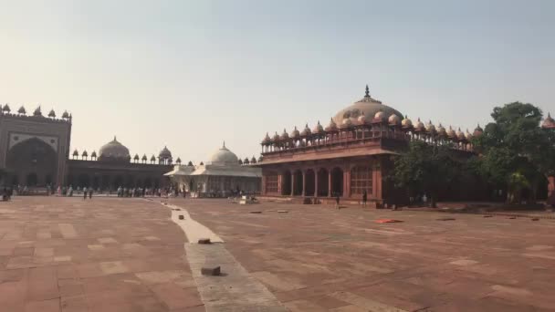 Fatehpur Sikri, Indie - historické budovy starobylého města část 14 — Stock video