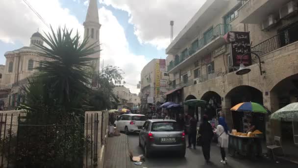 Betlejem, Palestyna - 20 października 2019: turyści chodzą ulicami miasta część 9 — Wideo stockowe
