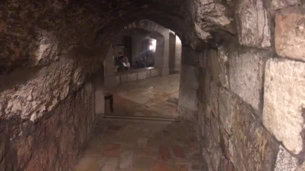Bethlehem, Palestin - Keller der Kirche Teil 7 — Stockvideo