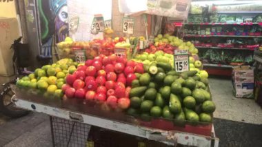 Kudüs, İsrail - eski pazarlar ürünlerle sıra sıra ticaret yapıyor