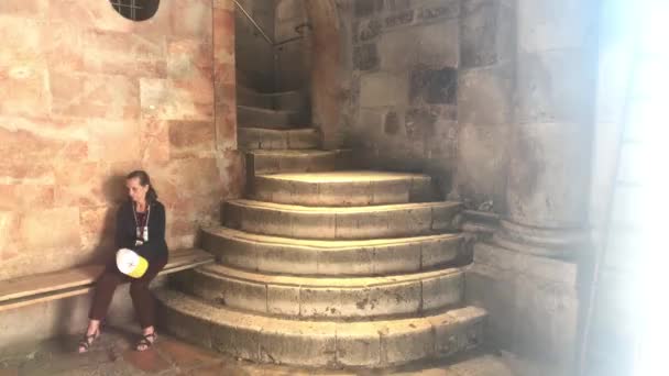Jerozolima, Izrael - 20 października 2019: turyści spacerują po świątyni w starej części miasta 13 — Wideo stockowe