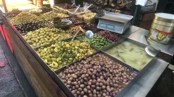 Jerusalem, Israel - the old markets trading rows with products part 4 — Stockvideo