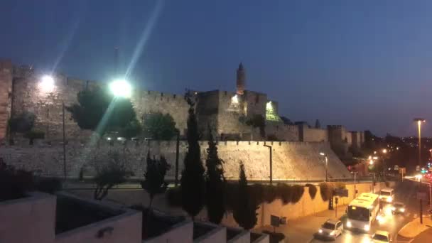 Єрусалим, Ізраїль - гарні вулиці вечірньої частини міста 6 — стокове відео