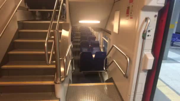 Jerusalém, Israel - 20 de outubro de 2019: Turista sai do metrô — Vídeo de Stock