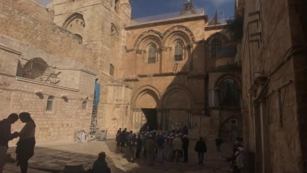 Jerusalem, Israel - October 20, 2019: tourists move to the historic sites of the old city part 7 — 图库视频影像