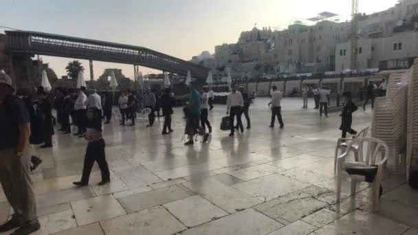 Jerusalém, Israel - 20 de outubro de 2019: turistas na praça perto do muro de chorar parte 9 — Vídeo de Stock