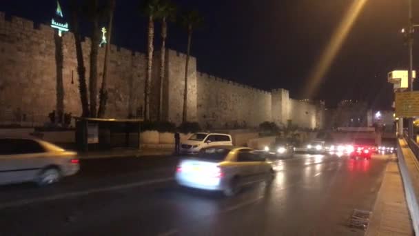 Jerusalem, Israel - October 20, 2019: tourists walk around the night city part 10 — Stock Video