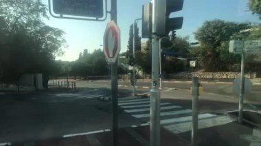 Hayfa, İsrail - trafik ışıklarıyla kavşak