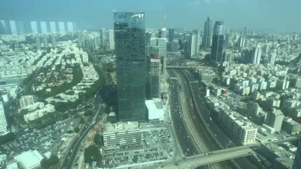 Tel Aviv, Izrael - Kilátás a városra a felhőkarcoló rész magasságából 19 — Stock videók
