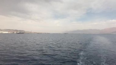 Eilat, İsrail - 8. Bölüm 'den önce bir turist gemisiyle denizde yürüyün