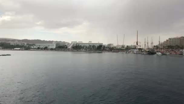 Eilat, Israel - paseo marítimo ante la lluvia — Vídeo de stock