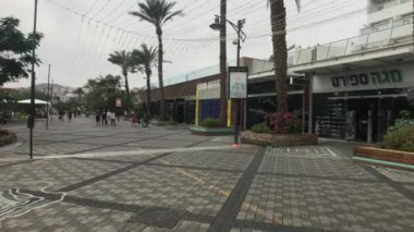 Eilat, İsrail - 24 Ekim 2019: Turistler turizm kenti 3.