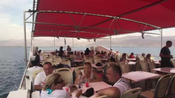 Eilat, Israël - 24 octobre 2019 : touristes sur un bateau de plaisance partie 9 — Video