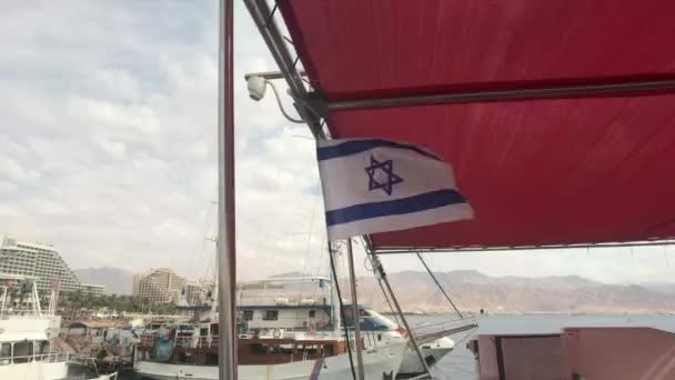 Eilat, Israele - 24 ottobre 2019: turisti in barca da diporto parte 5 — Video Stock