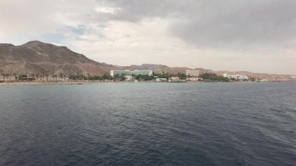 Eilat, Israel - Caminar sobre el mar en un barco turístico antes de la lluvia parte 11 — Vídeos de Stock