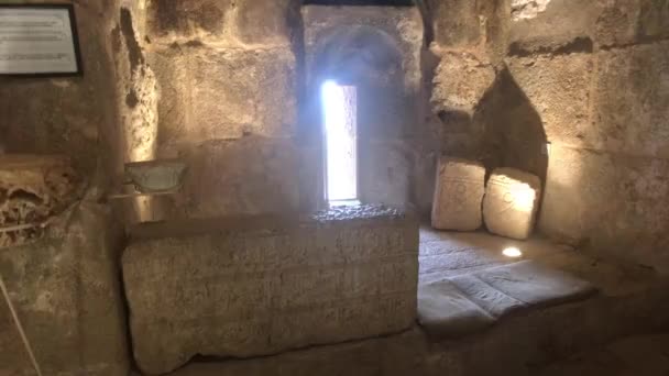 Ajloun, Jordan - stone rooms with illumination in the old castle part 4 — Stock Video