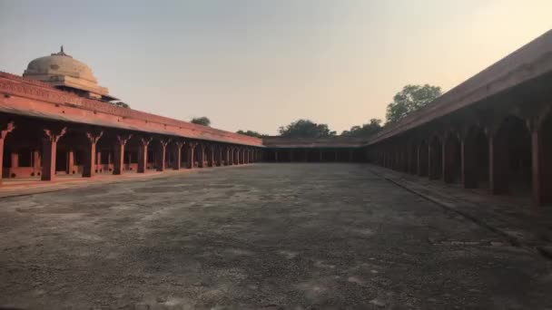 Фатехпур Сікрі, Індія - історичні будівлі стародавнього міста 7. — стокове відео