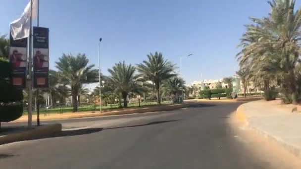 Aqaba, Jordanie - Vue de la ville depuis la fenêtre d'une voiture en mouvement partie 3 — Video