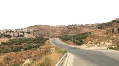 Irak al Amir, Ürdün - köy yolunun 4. bölümündeki dağ geçitlerinin manzarası