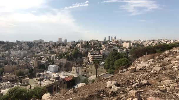 Amman, Ürdün - 4. Bölüm Kale 'nin tepesinden şehrin manzarası — Stok video